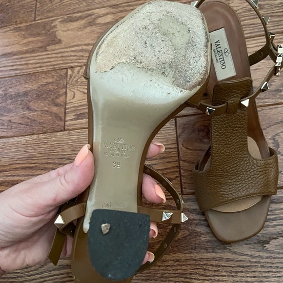 Shoes - Picture 6 of 7